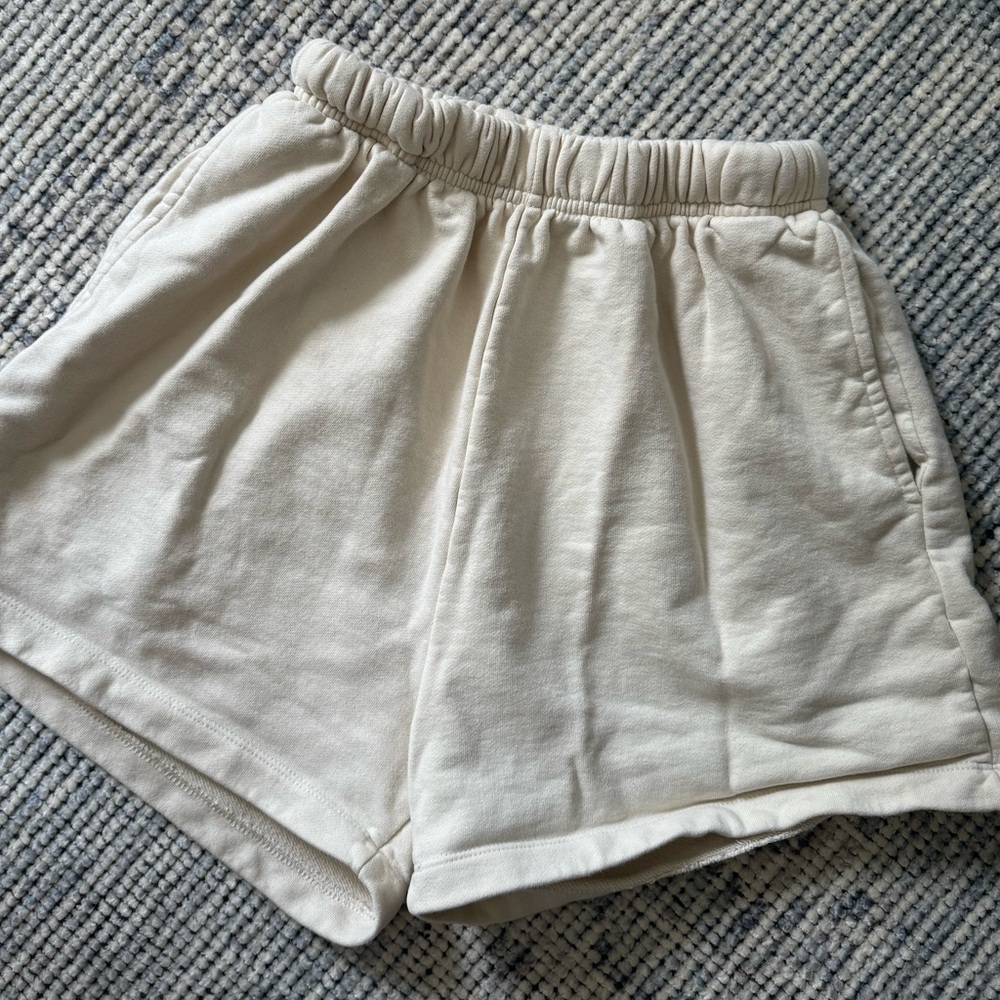 DAILY DRILLS sweatshorts in sand